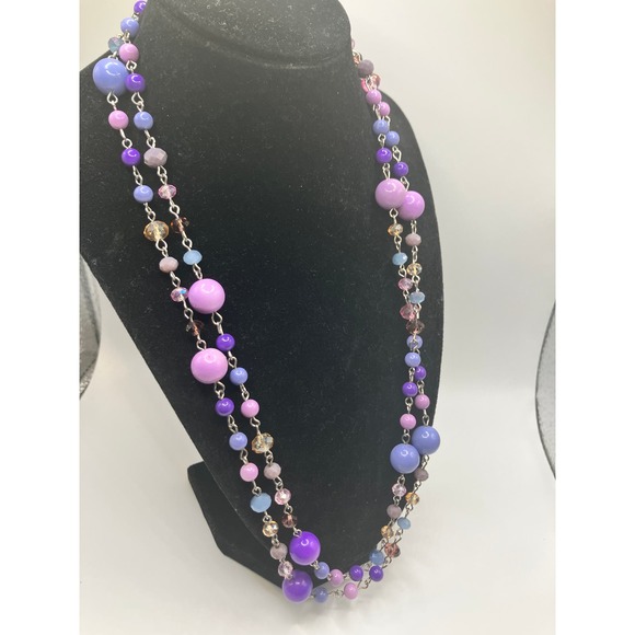 Purple Hues, Pink Crystals of Different Sizes Beads Necklace! - Picture 3 of 8